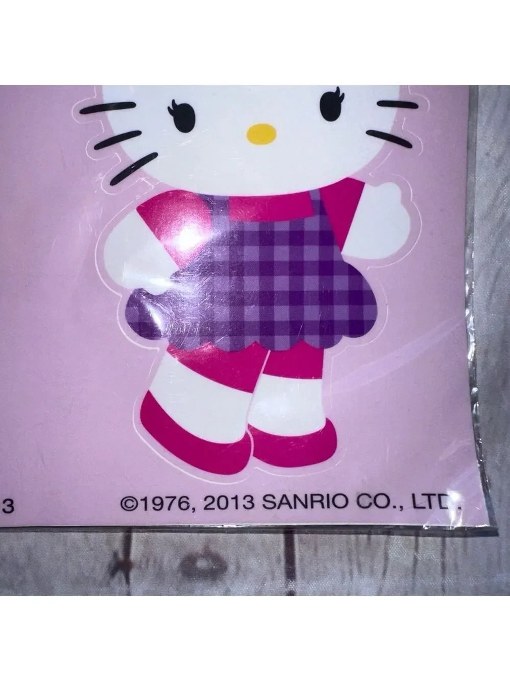 NOS 2013 Sealed Unopened Sanrio Hello Kitty Wall Decals With Mirrors